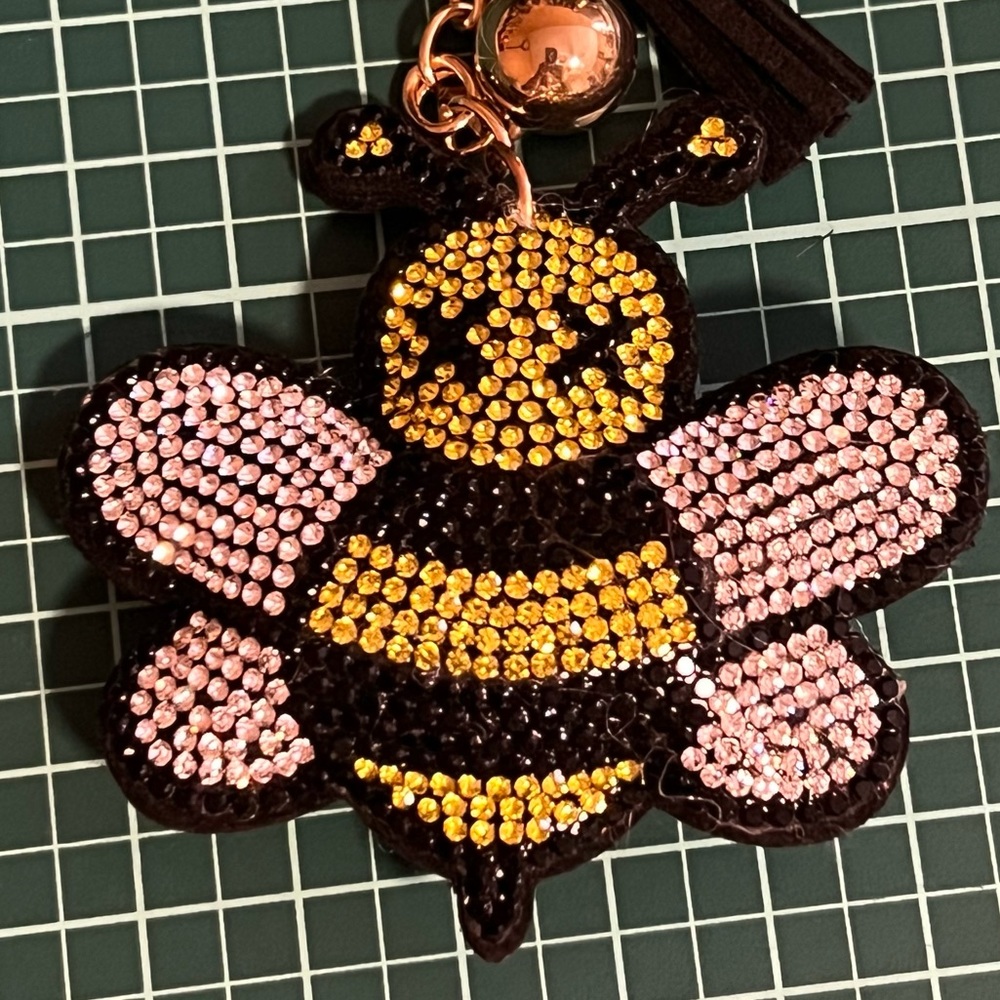 Bee Keychain with Rhinestones - Picture 3 of 4